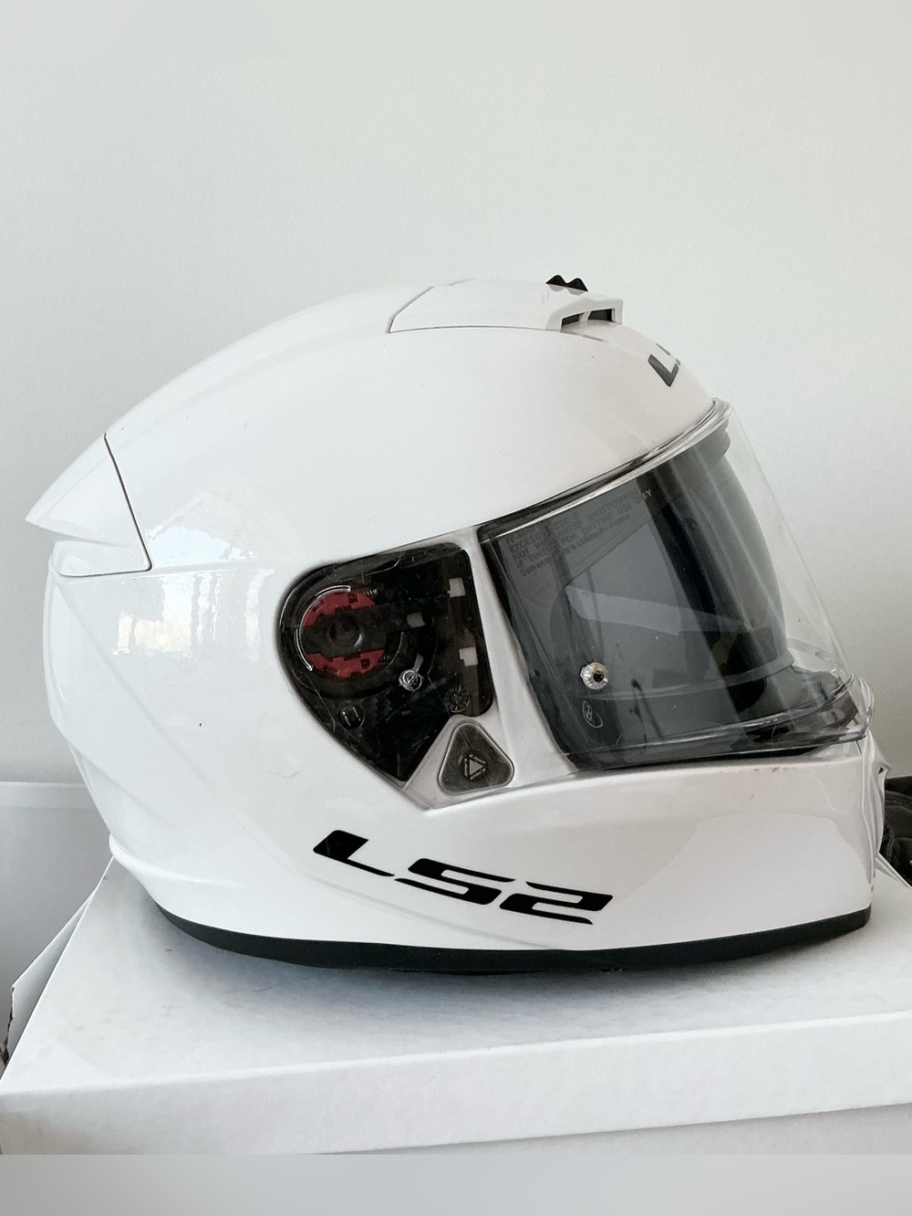 Women’s size small LS2 Breaker White Motorcycle Helmet DOT certified L52